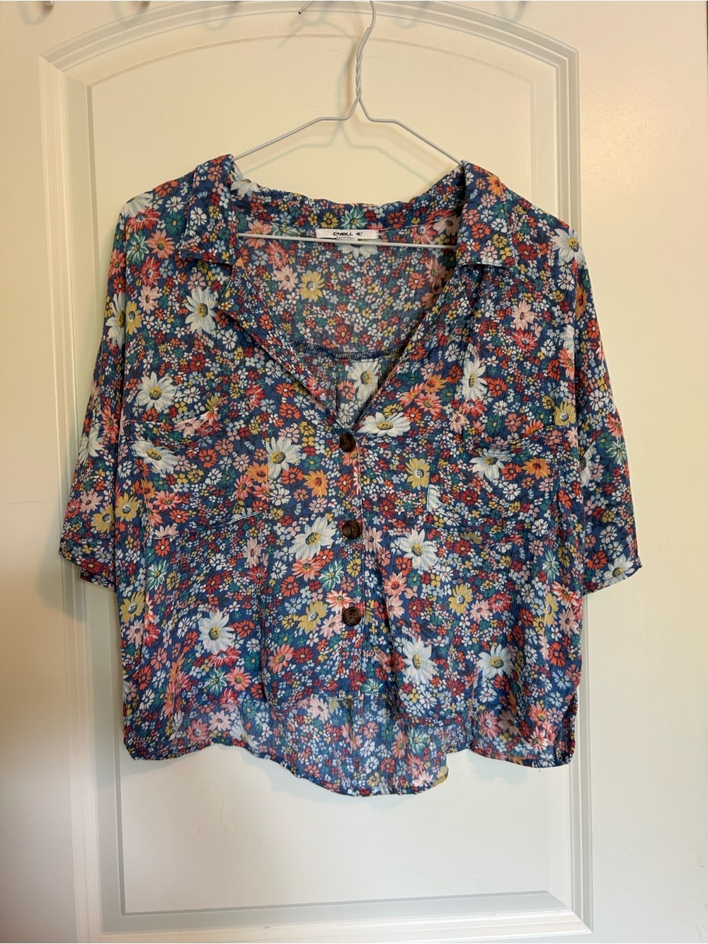 O’Neill floral Button-Front Crop Top collared shirt